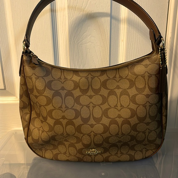 Brown leather Coach shoulder bag. - Picture 1 of 3